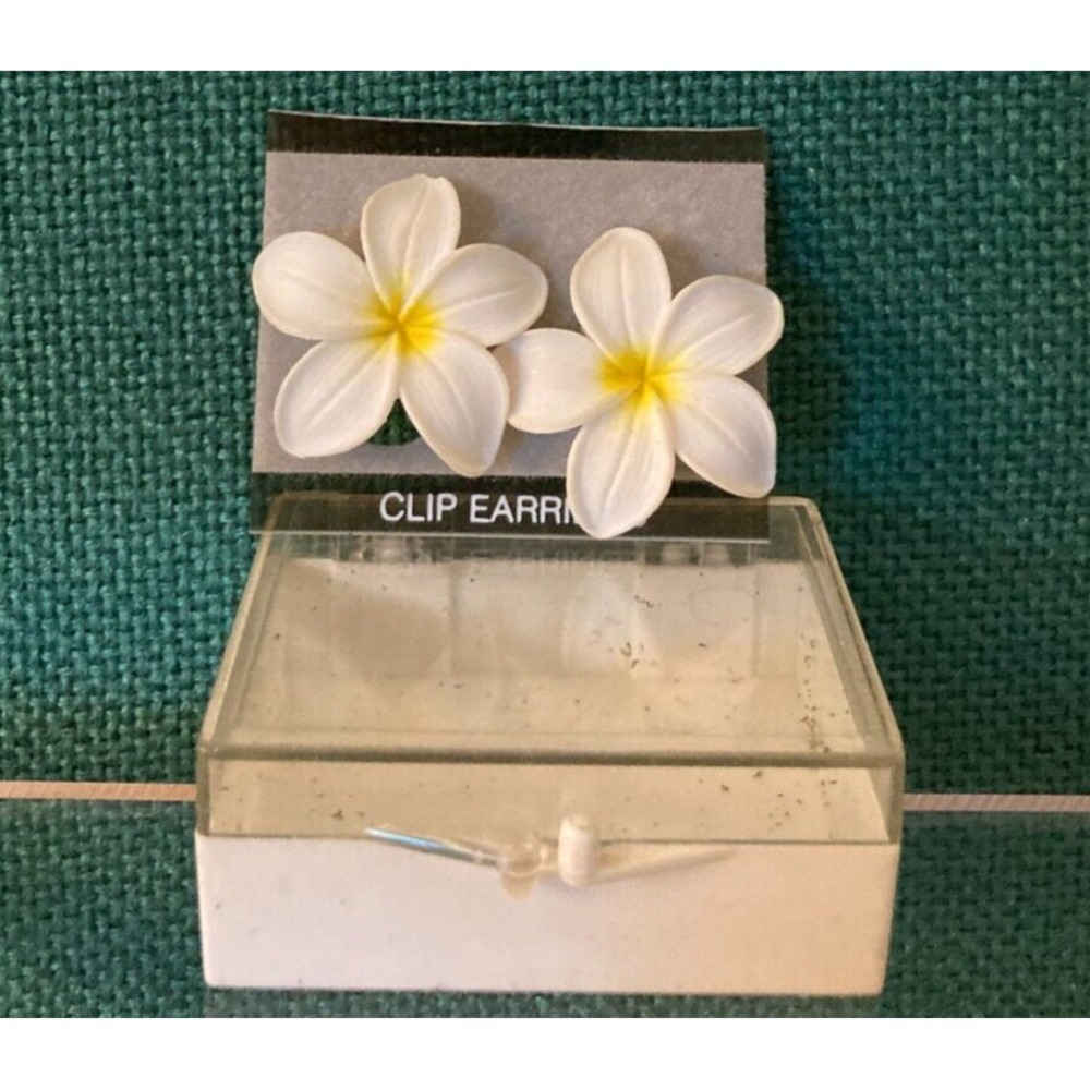 Vintage Oleander or Magnolia Flower Clip-on Earrings